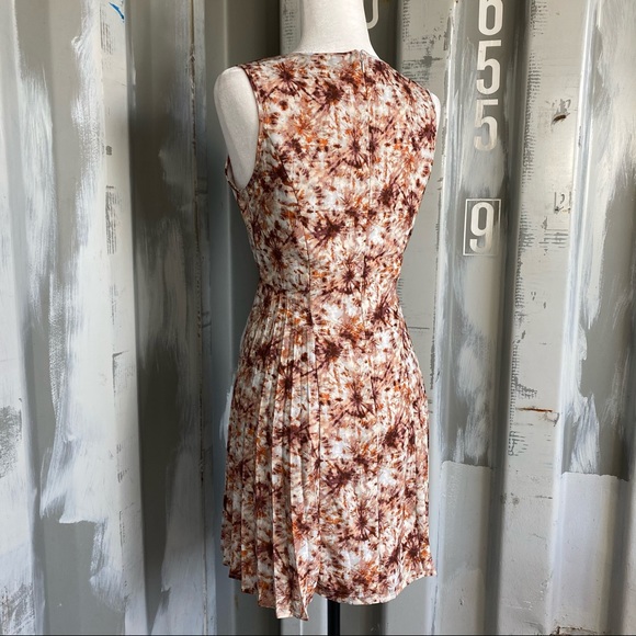 NWT Forever 21 Floral Fit & Flare Pleated Dress M - Picture 9 of 10